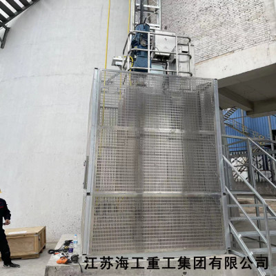 工业升降梯-在四川化工厂超低排放技改中安全运行