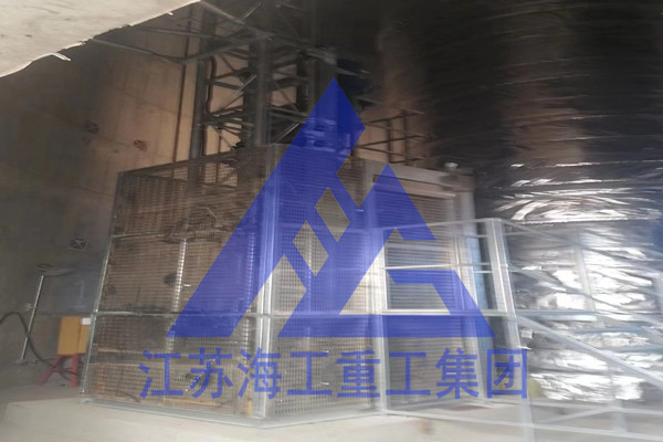 烟筒电梯-脱硫塔升降机-吸收塔升降梯︿通许制造厂家生产厂商