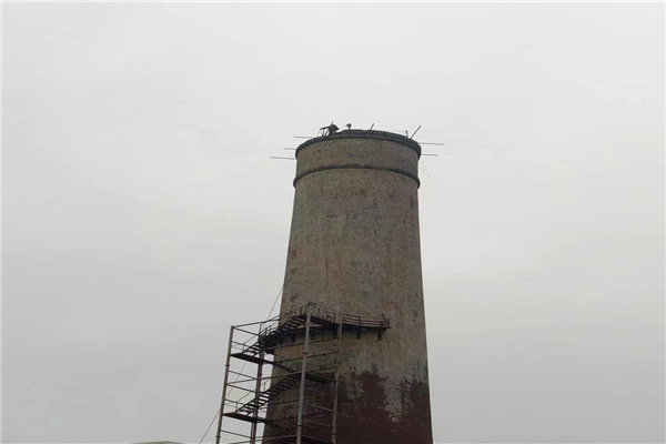 鋼筋混凝土煙筒拆除---巴彥淖爾市鍋爐房磚煙囪拆除