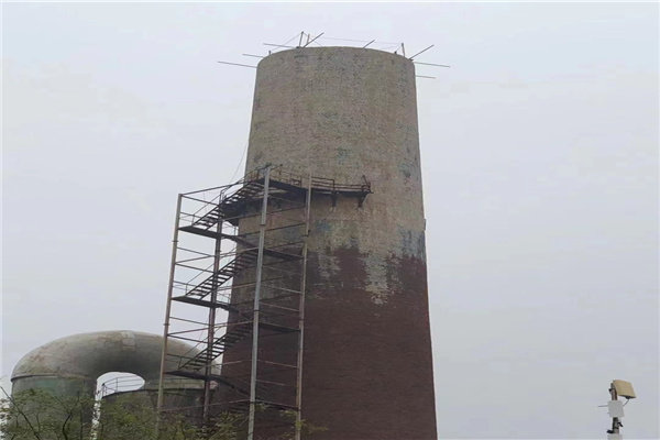 鋼筋混凝土煙筒拆除---淮北市燃煤鍋爐房磚煙囪拆除