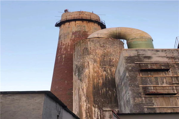 拆除舊煙筒---寧波市燃煤鍋爐房砼煙囪拆除