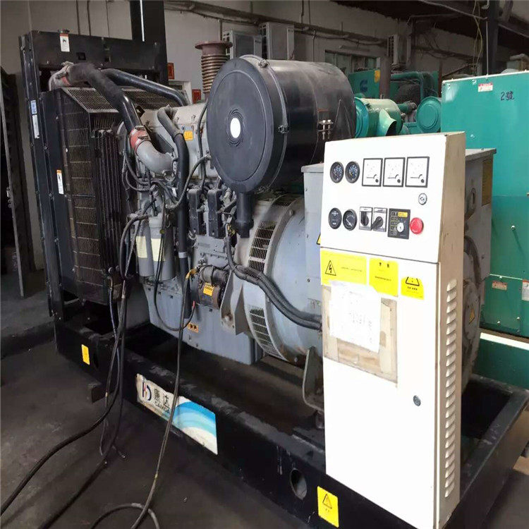 泰州兴化柴油空压机回收++小松发电机组回收